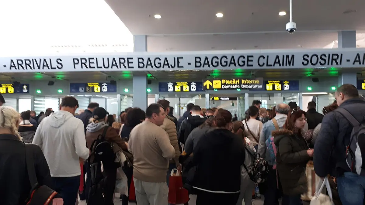 Contrôle des passeports à l'aéroport de Bucarest